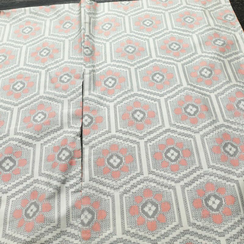 紬 しつけ糸付き 正絹 亀甲柄 袷仕立て 身丈163.5cm 裄丈65.5cm 着物 多色使い_画像13