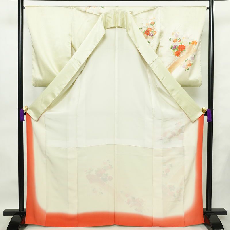 付け下げ 金駒刺繍 正絹 古典柄 袷仕立て 身丈167.5cm 裄丈65.5cm 箔 刺繍 金彩 フォーマル 着物 緑・うぐいす色_画像3