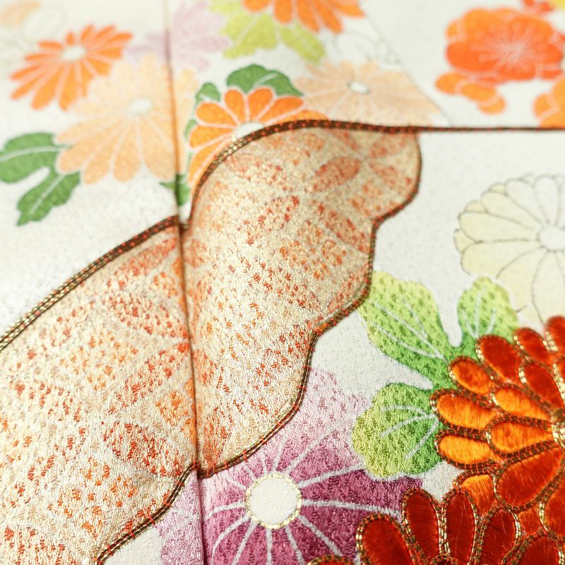 付け下げ 金駒刺繍 正絹 古典柄 袷仕立て 身丈167.5cm 裄丈65.5cm 箔 刺繍 金彩 フォーマル 着物 緑・うぐいす色_画像8