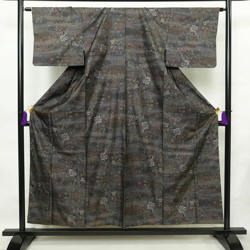 大島紬 証紙なし 正絹 木の葉・植物柄 袷仕立て 身丈155cm 裄丈64cm 着物 多色使い_画像1