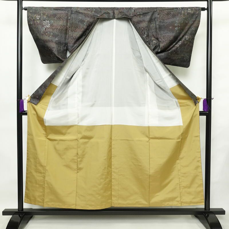 大島紬 証紙なし 正絹 木の葉・植物柄 袷仕立て 身丈155cm 裄丈64cm 着物 多色使い_画像3