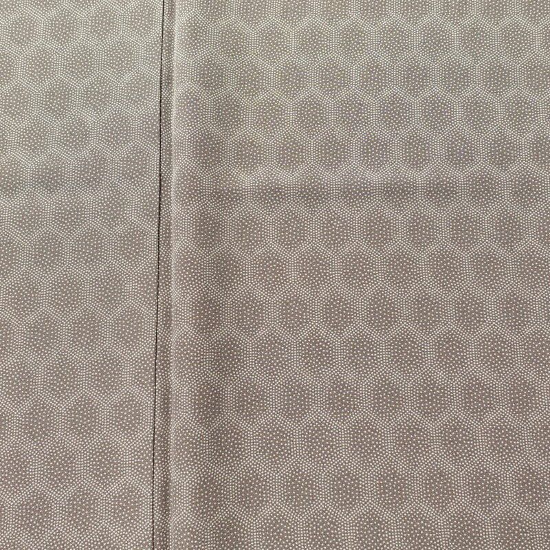 小紋 縮緬 正絹 亀甲柄 袷仕立て 身丈153.5cm 裄丈66.5cm 着物 グレー_画像6