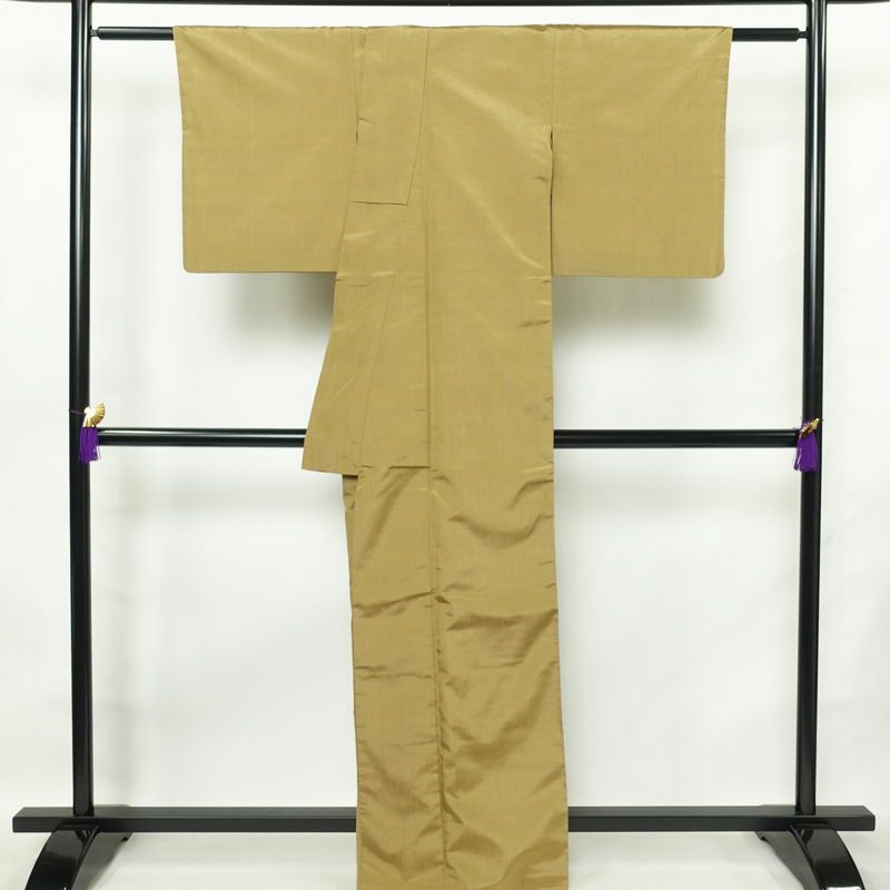 紬 正絹 無地 袷仕立て 身丈164.5cm 裄丈67cm 着物 黄・黄土色_画像2