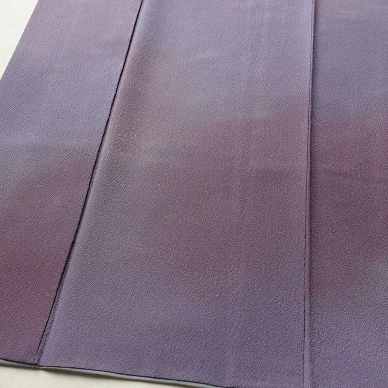 小紋 斉藤三才 落款入り 縮緬 一つ紋付き 正絹 その他の柄 袷仕立て 身丈157cm 裄丈66.5cm フォーマル 着物 紫・藤色_画像4