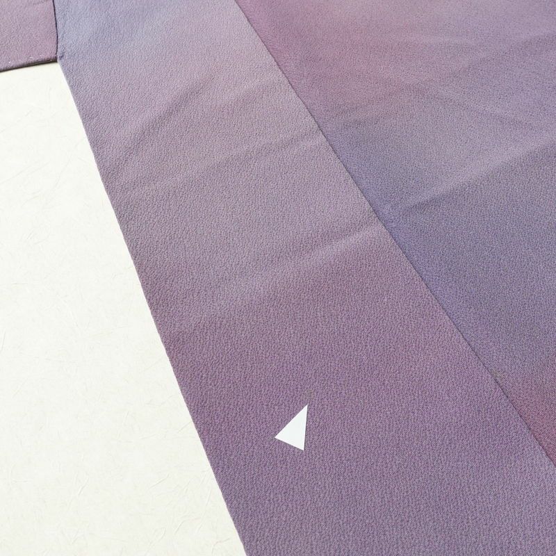 小紋 斉藤三才 落款入り 縮緬 一つ紋付き 正絹 その他の柄 袷仕立て 身丈157cm 裄丈66.5cm フォーマル 着物 紫・藤色_画像9