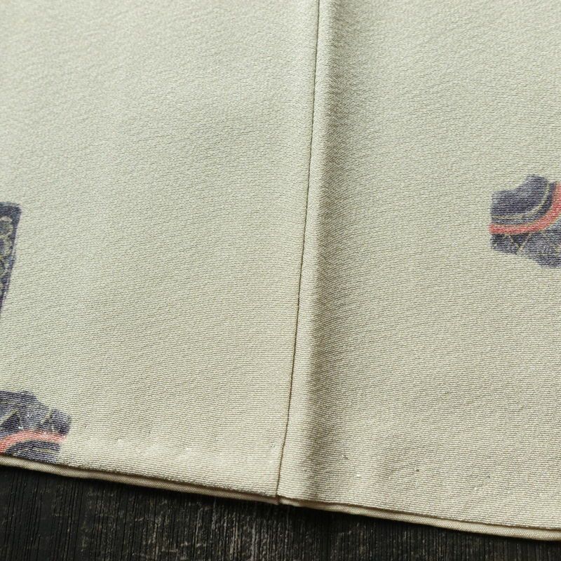 小紋 縮緬 正絹 幾何学柄・抽象柄 袷仕立て 身丈165cm 裄丈66cm 着物 グレー_画像11