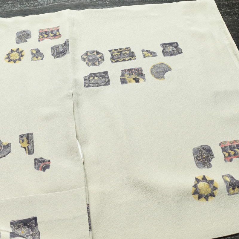 小紋 縮緬 正絹 幾何学柄・抽象柄 袷仕立て 身丈165cm 裄丈66cm 着物 グレー_画像13