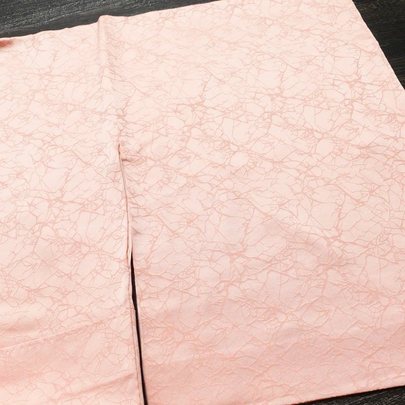 色無地 良品 綸子 一つ紋付き 正絹 幾何学柄・抽象柄 袷仕立て 身丈159.5cm 裄丈63cm 共八掛 フォーマル 着物 ピンク_画像13