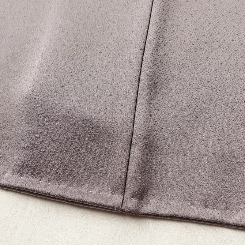 付け下げ 良品 一つ紋付き 正絹 木の葉・植物柄 袷仕立て 身丈154cm 裄丈64cm フォーマル 着物 紫・藤色_画像10