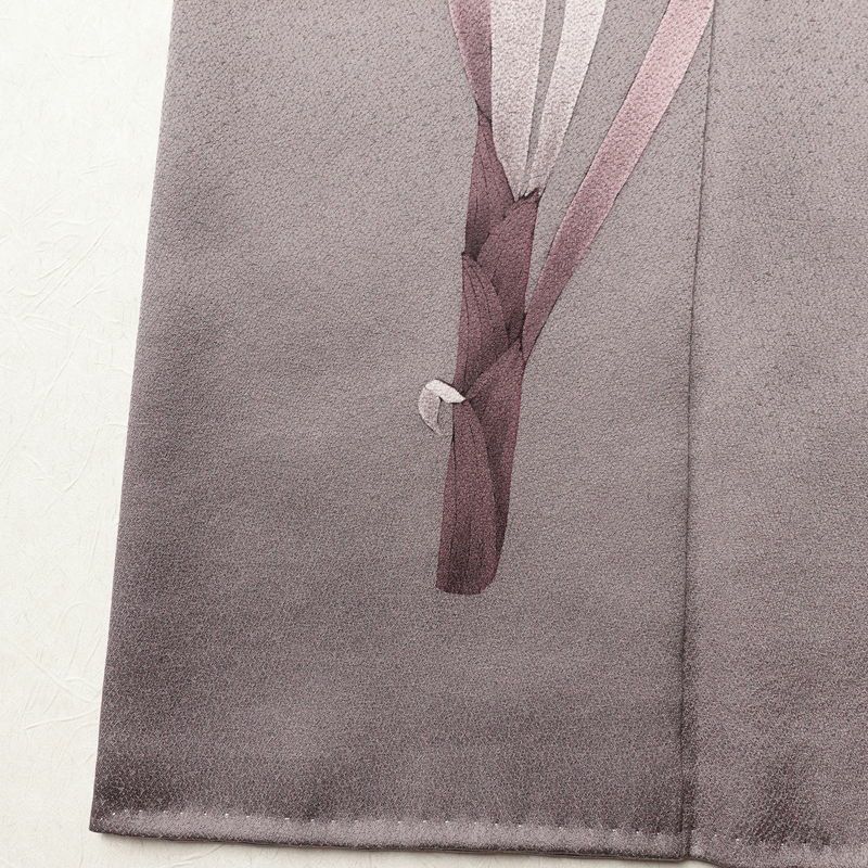 付け下げ 良品 一つ紋付き 正絹 木の葉・植物柄 袷仕立て 身丈154cm 裄丈64cm フォーマル 着物 紫・藤色_画像11