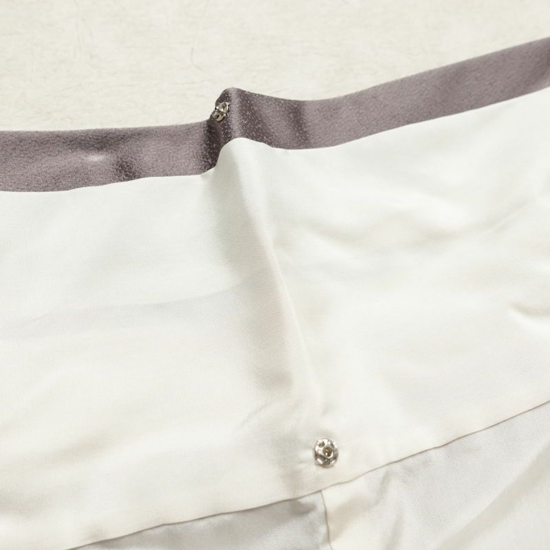 付け下げ 良品 一つ紋付き 正絹 木の葉・植物柄 袷仕立て 身丈154cm 裄丈64cm フォーマル 着物 紫・藤色_画像18