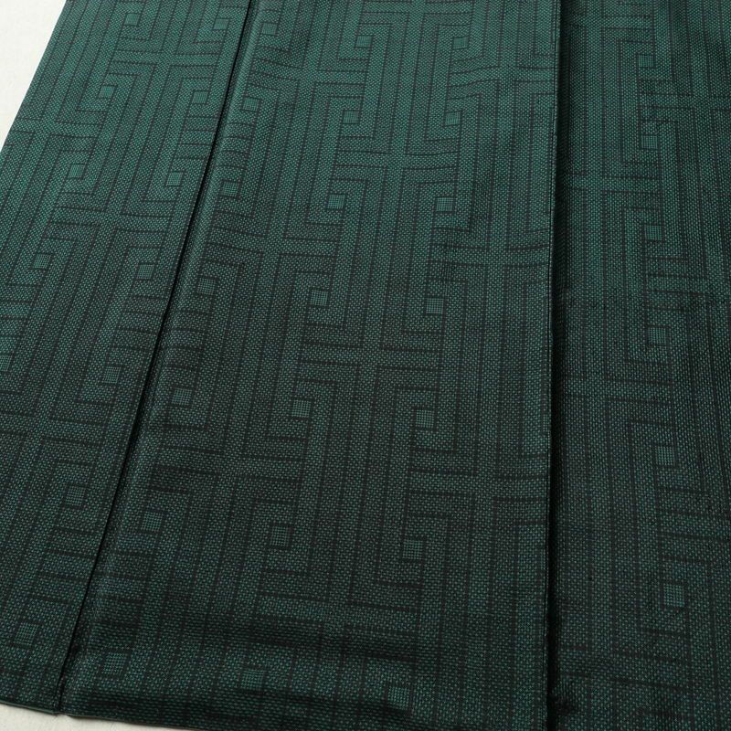 大島紬 正絹 幾何学柄・抽象柄 袷仕立て 身丈162cm 裄丈65.5cm 着物 緑・うぐいす色_画像4