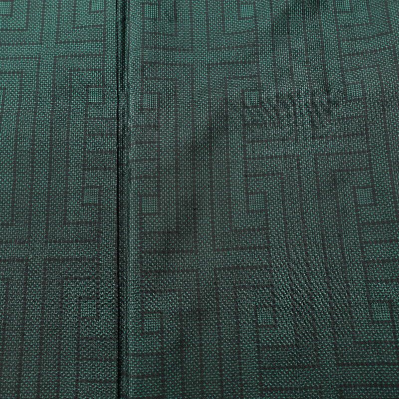 大島紬 正絹 幾何学柄・抽象柄 袷仕立て 身丈162cm 裄丈65.5cm 着物 緑・うぐいす色_画像6