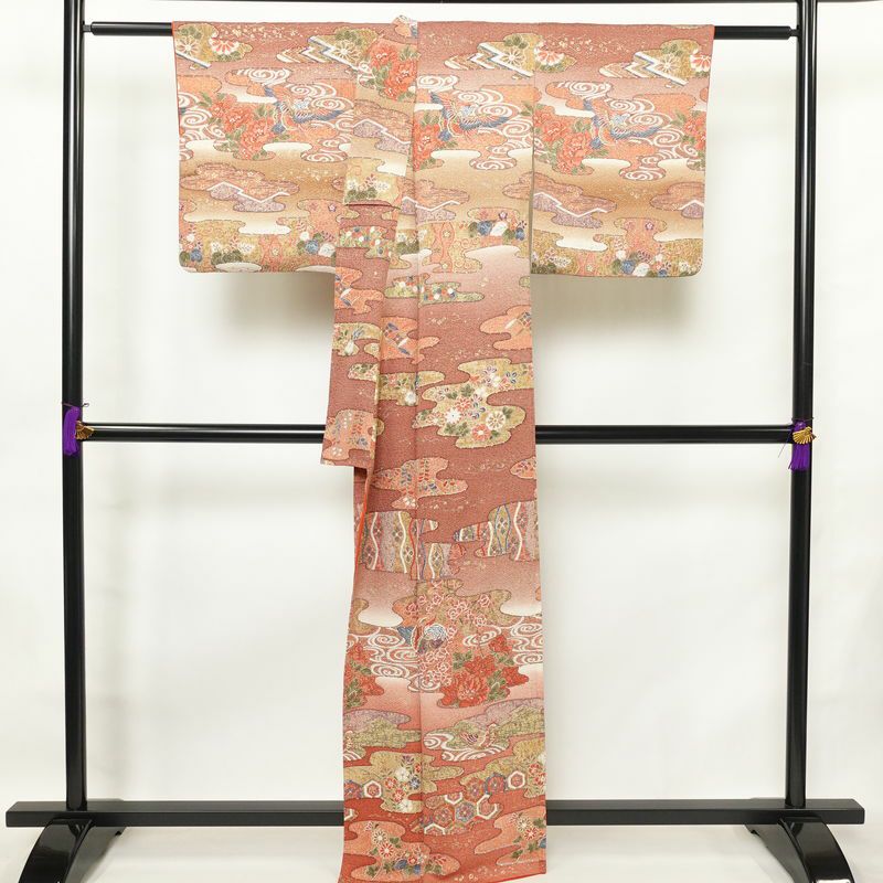 付け下げ 付下小紋 正絹 古典柄 袷仕立て 身丈163cm 裄丈66cm 箔 フォーマル 着物 多色使い_画像2