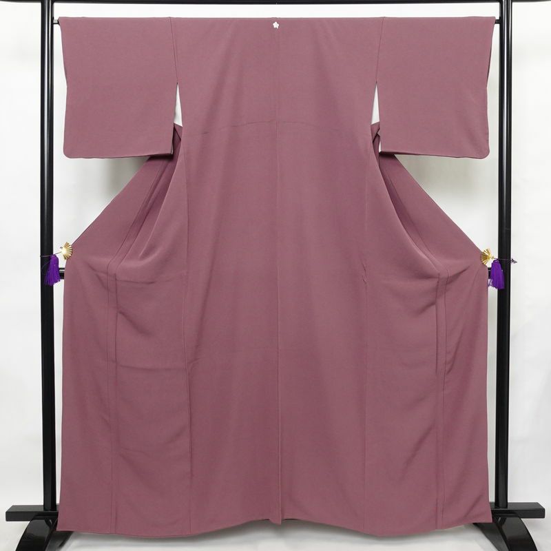 色無地 縮緬 一つ紋付き 正絹 無地 袷仕立て 身丈161cm 裄丈67cm フォーマル 着物 紫・藤色_画像1