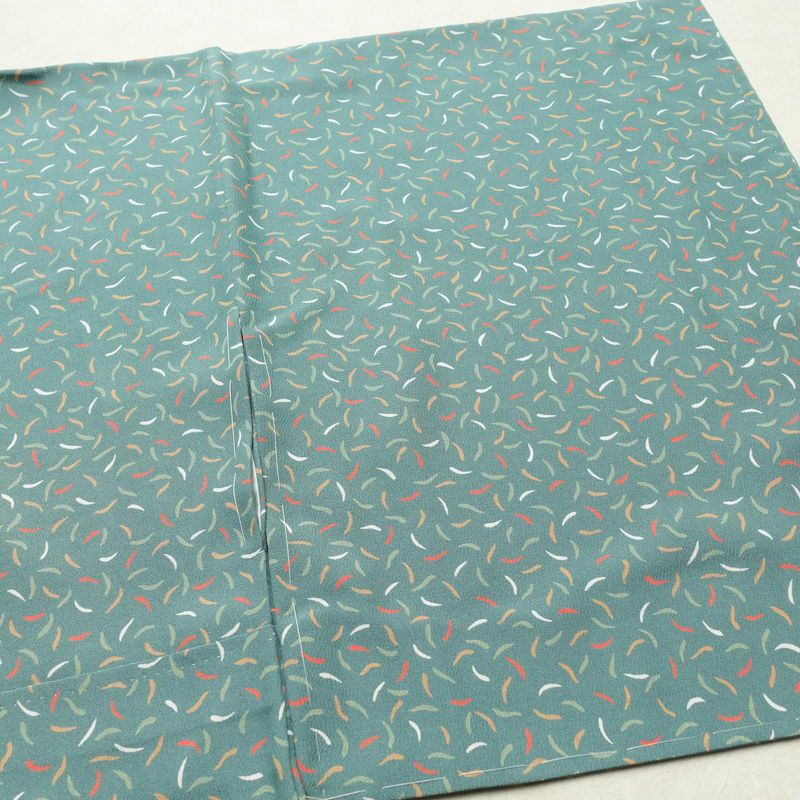 小紋 しつけ糸付き 縮緬 正絹 幾何学柄・抽象柄 袷仕立て 身丈158cm 裄丈64cm 着物 緑・うぐいす色_画像12