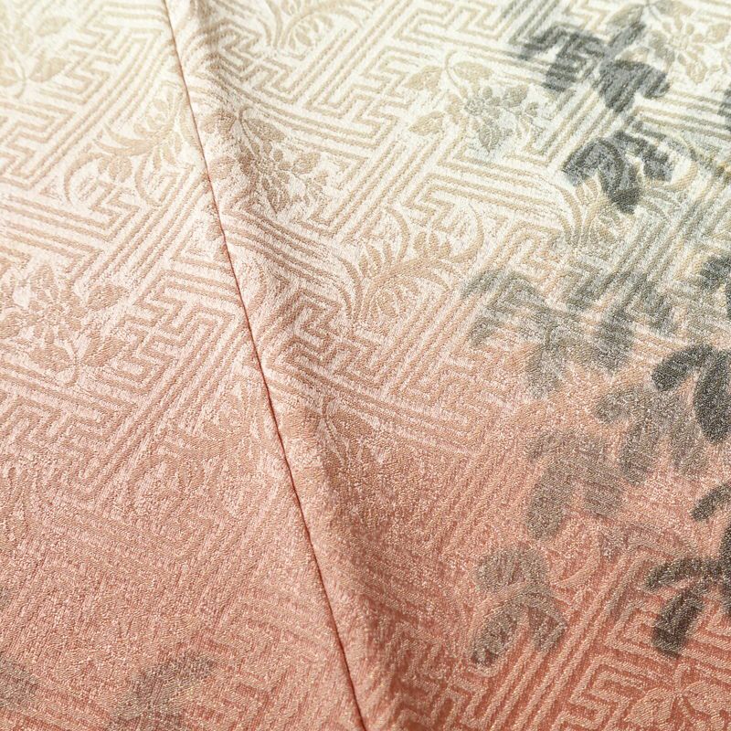 付け下げ 綸子 一つ紋付き 正絹 風景柄 袷仕立て 身丈161cm 裄丈65.5cm フォーマル 着物 ベージュ_画像8