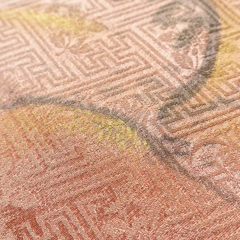 付け下げ 綸子 一つ紋付き 正絹 風景柄 袷仕立て 身丈161cm 裄丈65.5cm フォーマル 着物 ベージュ_画像9