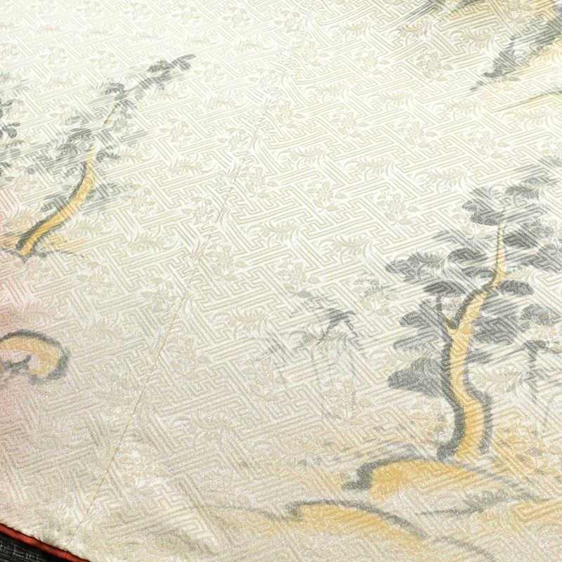 付け下げ 綸子 一つ紋付き 正絹 風景柄 袷仕立て 身丈161cm 裄丈65.5cm フォーマル 着物 ベージュ_画像10