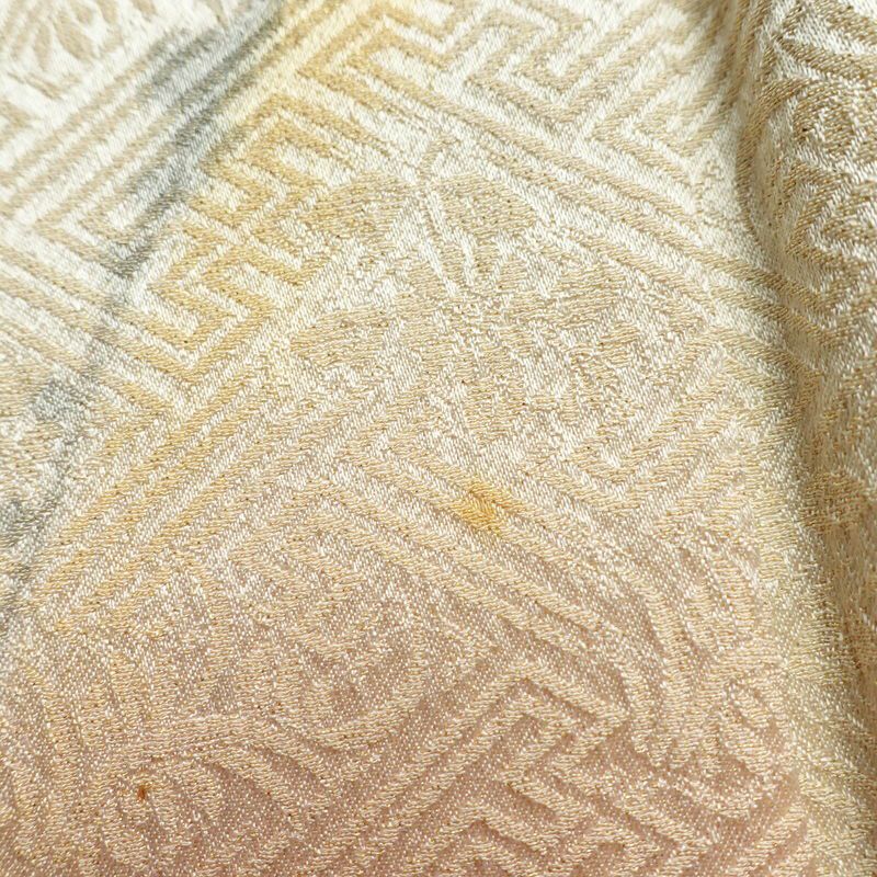 付け下げ 綸子 一つ紋付き 正絹 風景柄 袷仕立て 身丈161cm 裄丈65.5cm フォーマル 着物 ベージュ_画像12