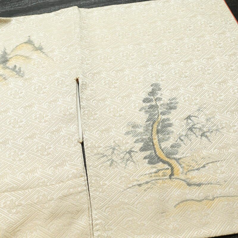 付け下げ 綸子 一つ紋付き 正絹 風景柄 袷仕立て 身丈161cm 裄丈65.5cm フォーマル 着物 ベージュ_画像14