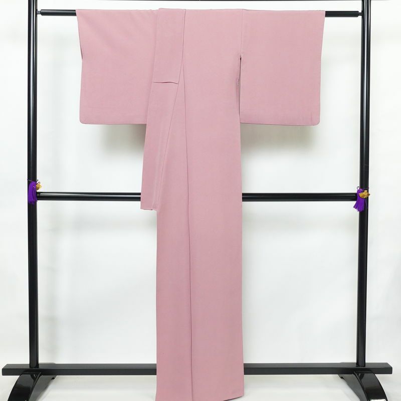 色無地 一つ紋付き 正絹 無地 袷仕立て 身丈161.5cm 裄丈67cm フォーマル 着物 ピンク_画像2