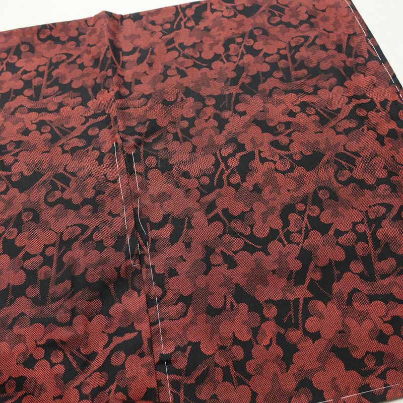 小紋 しつけ糸付き 正絹 花柄 袷仕立て 身丈167cm 裄丈67.5cm 着物 黒_画像11