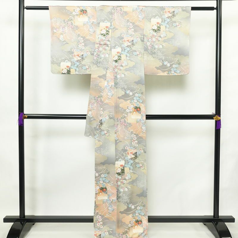 小紋 美品 元禄絵巻 しつけ糸付き 丹後ちりめん 正絹 花柄 袷仕立て 身丈167.5cm 裄丈65.5cm 箔 着物 多色使い_画像2