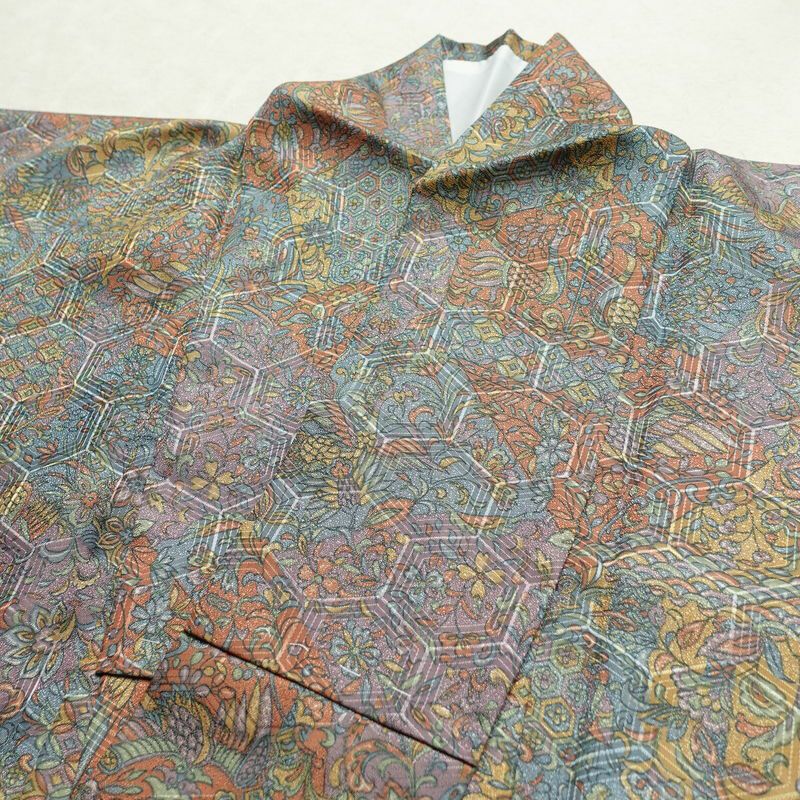 小紋 良品 しつけ糸付き 総柄 ポリエステル 幾何学柄・抽象柄 袷仕立て 身丈158.5cm 裄丈65cm 着物 多色使い_画像16