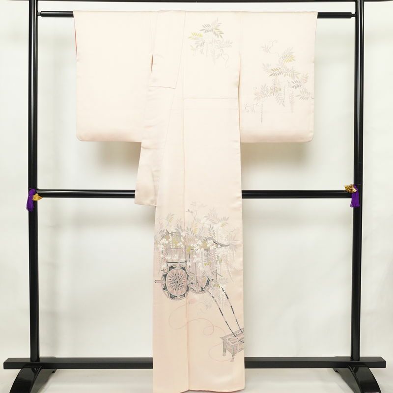 付け下げ 良品 綸子 一つ紋付き 正絹 木の葉・植物柄 袷仕立て 身丈161.5cm 裄丈65cm フォーマル 着物 ピンク_画像2