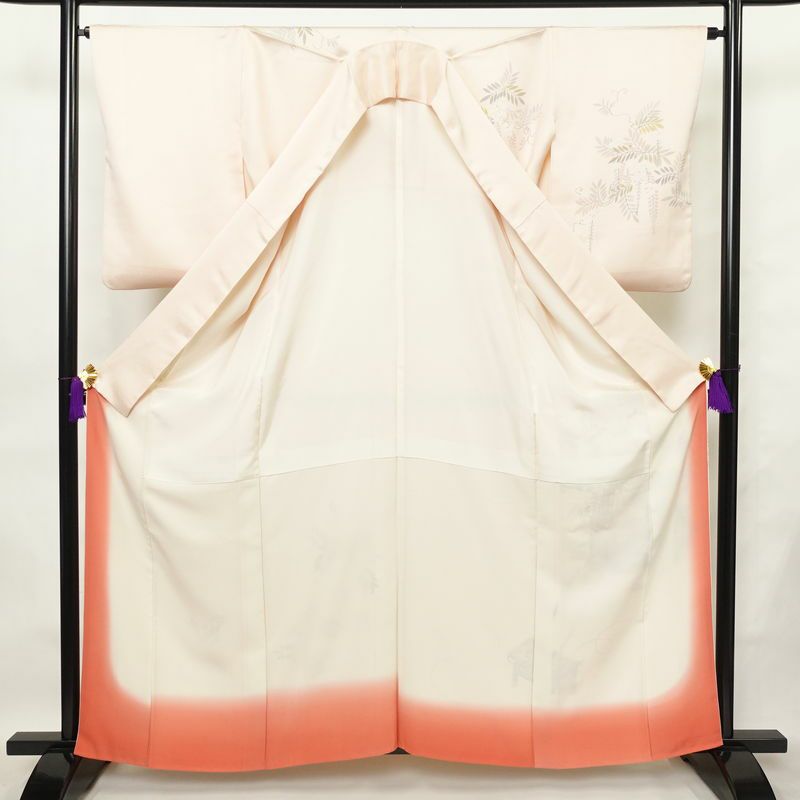 付け下げ 良品 綸子 一つ紋付き 正絹 木の葉・植物柄 袷仕立て 身丈161.5cm 裄丈65cm フォーマル 着物 ピンク_画像3