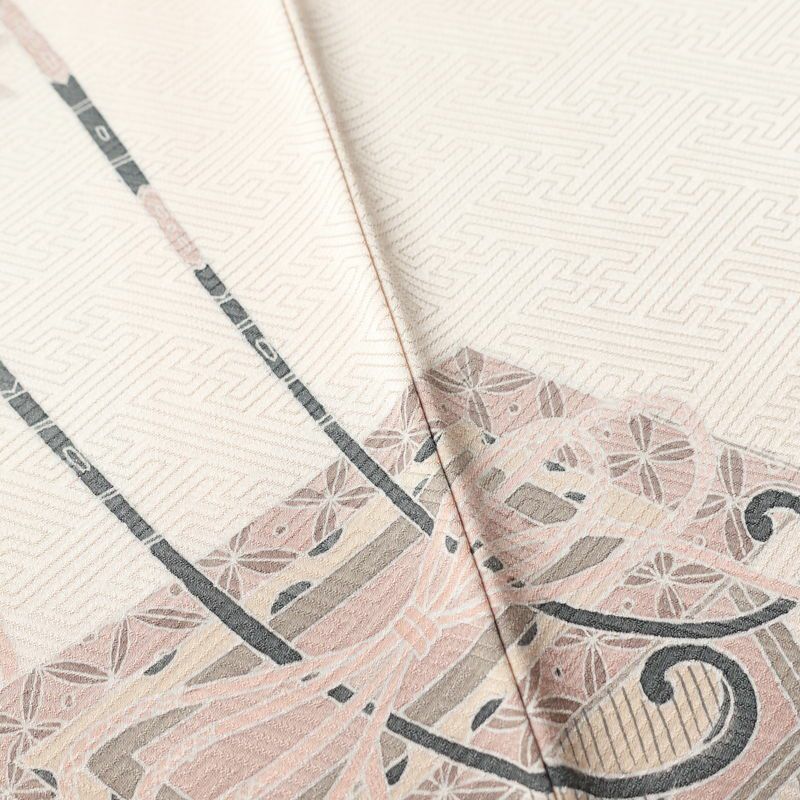 付け下げ 良品 綸子 一つ紋付き 正絹 木の葉・植物柄 袷仕立て 身丈161.5cm 裄丈65cm フォーマル 着物 ピンク_画像11