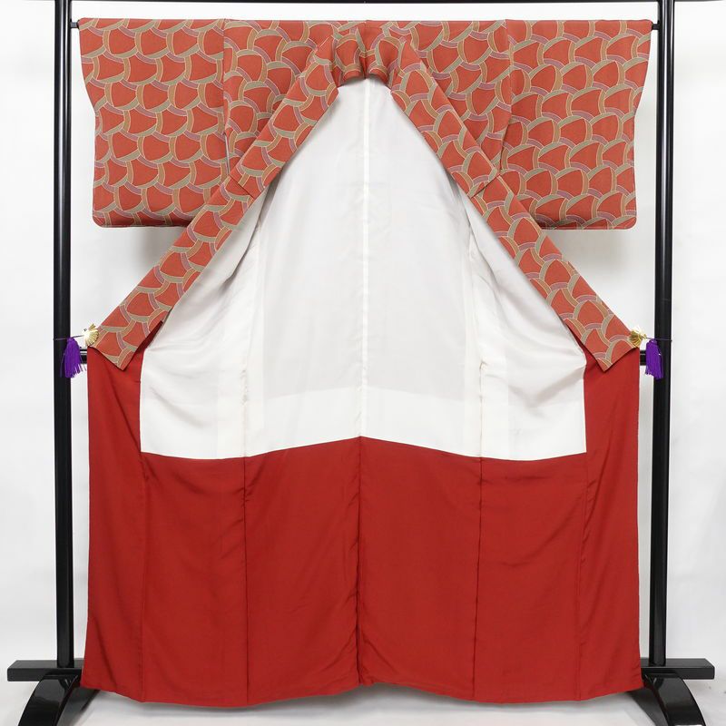 小紋 良品 縮緬 正絹 幾何学柄・抽象柄 袷仕立て 身丈162.5cm 裄丈68cm 一部しつけ糸付き 着物 ピンク_画像3