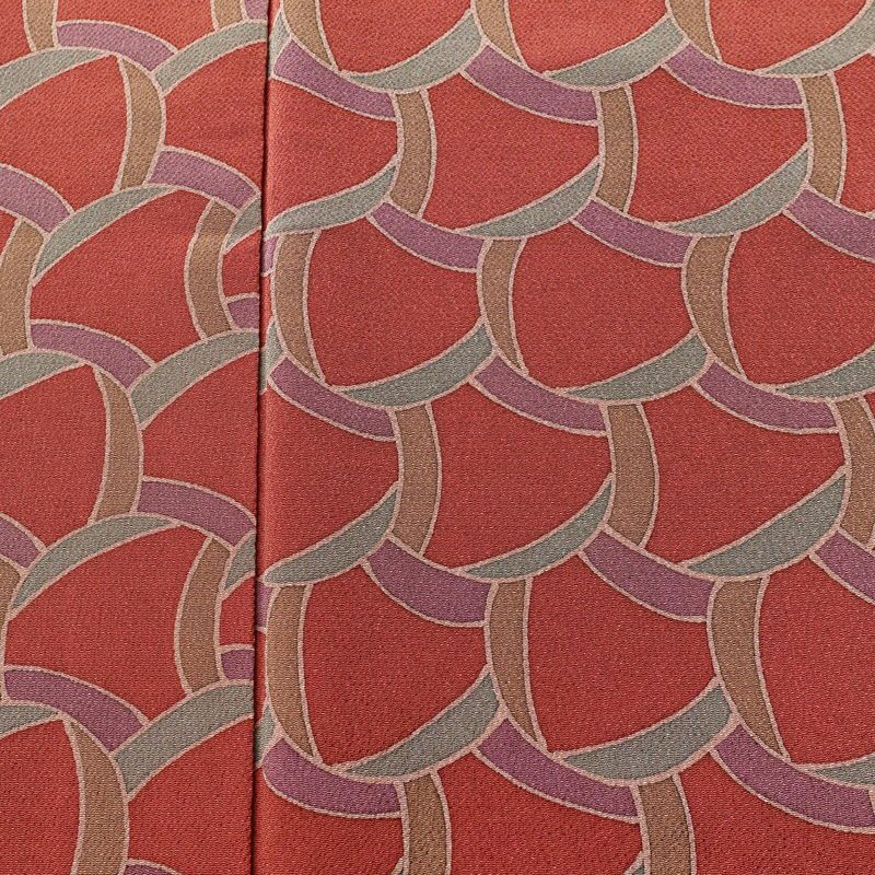 小紋 良品 縮緬 正絹 幾何学柄・抽象柄 袷仕立て 身丈162.5cm 裄丈68cm 一部しつけ糸付き 着物 ピンク_画像6