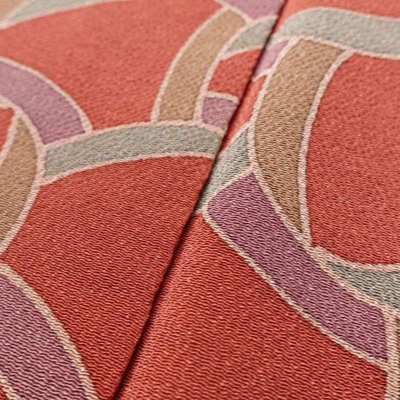 小紋 良品 縮緬 正絹 幾何学柄・抽象柄 袷仕立て 身丈162.5cm 裄丈68cm 一部しつけ糸付き 着物 ピンク_画像9