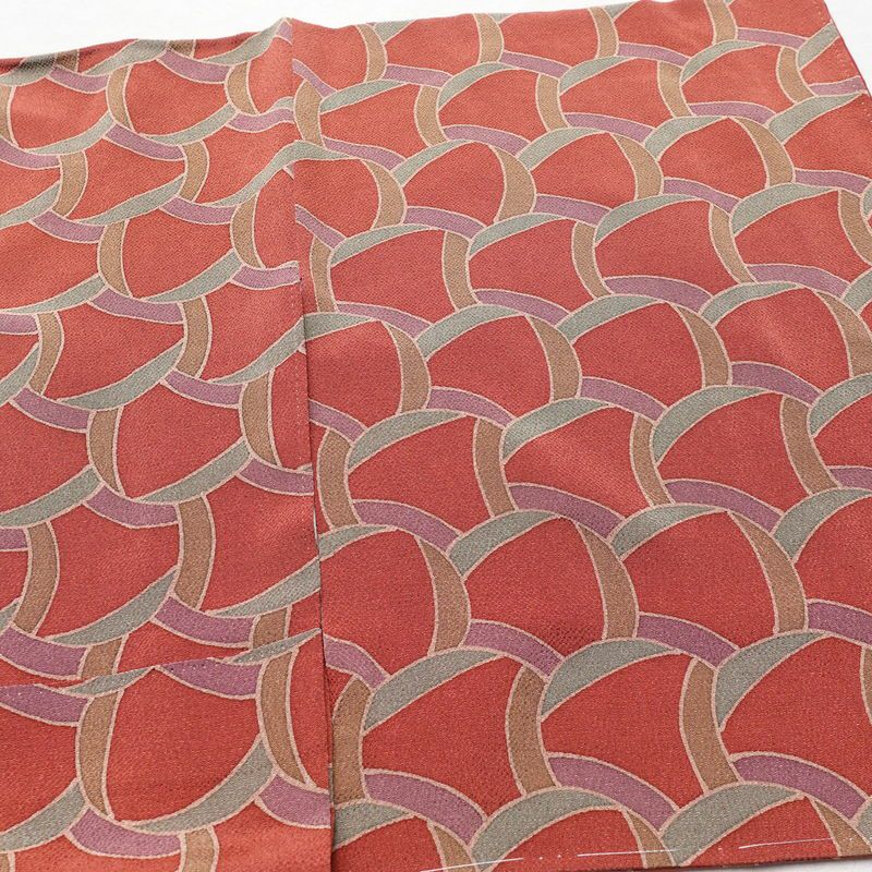 小紋 良品 縮緬 正絹 幾何学柄・抽象柄 袷仕立て 身丈162.5cm 裄丈68cm 一部しつけ糸付き 着物 ピンク_画像13