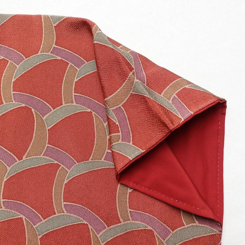 小紋 良品 縮緬 正絹 幾何学柄・抽象柄 袷仕立て 身丈162.5cm 裄丈68cm 一部しつけ糸付き 着物 ピンク_画像14