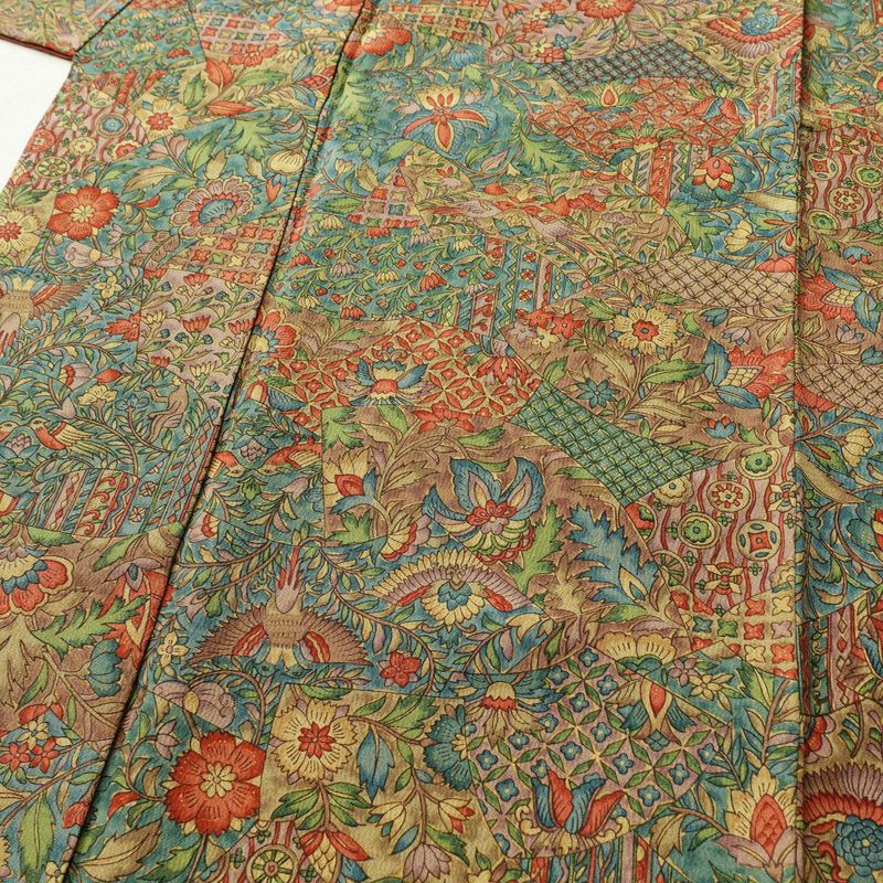 小紋 良品 縮緬 総柄 正絹 幾何学柄・抽象柄 袷仕立て 身丈153cm 裄丈66cm 着物 多色使い_画像5