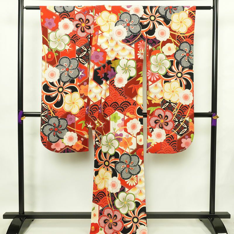 振袖 良品 ポリエステル 古典柄 袷仕立て 身丈169.5cm 裄丈68.5cm 箔 金彩 フォーマル 二十歳 着物 多色使い_画像2