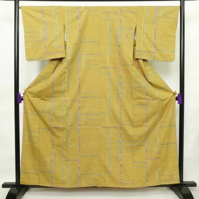 紬 しつけ糸付き 正絹 幾何学柄・抽象柄 袷仕立て 身丈159cm 裄丈67cm 着物 黄・黄土色
