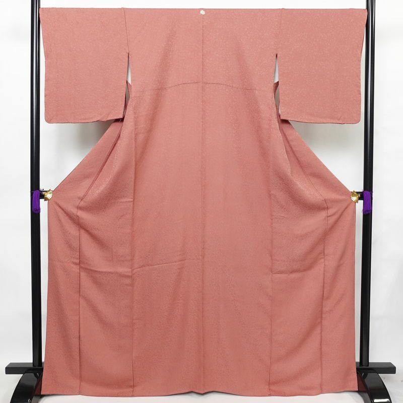 色無地 一つ紋付き 正絹 木の葉・植物柄 袷仕立て 身丈167cm 裄丈69cm フォーマル 着物 ピンク_画像1