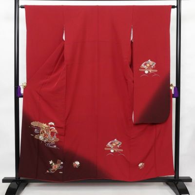 振袖 縮緬 金駒刺繍 正絹 古典柄 袷仕立て 身丈156.5cm 裄丈64cm 刺繍 金糸 フォーマル 着物 赤・朱