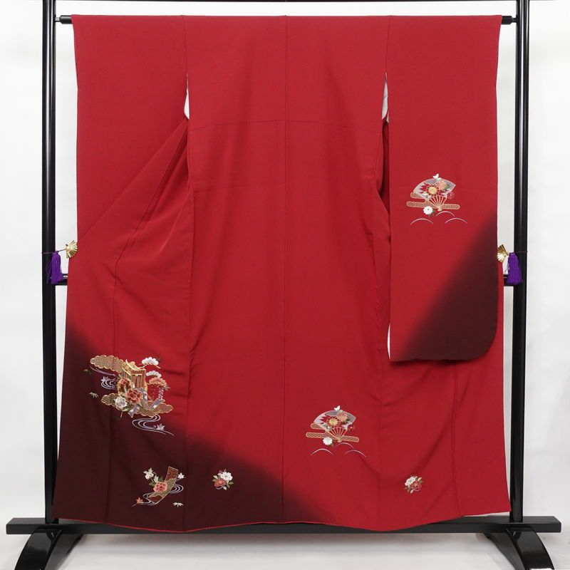 振袖 縮緬 金駒刺繍 正絹 古典柄 袷仕立て 身丈156.5cm 裄丈64cm 刺繍 金糸 フォーマル 着物 赤・朱_画像1