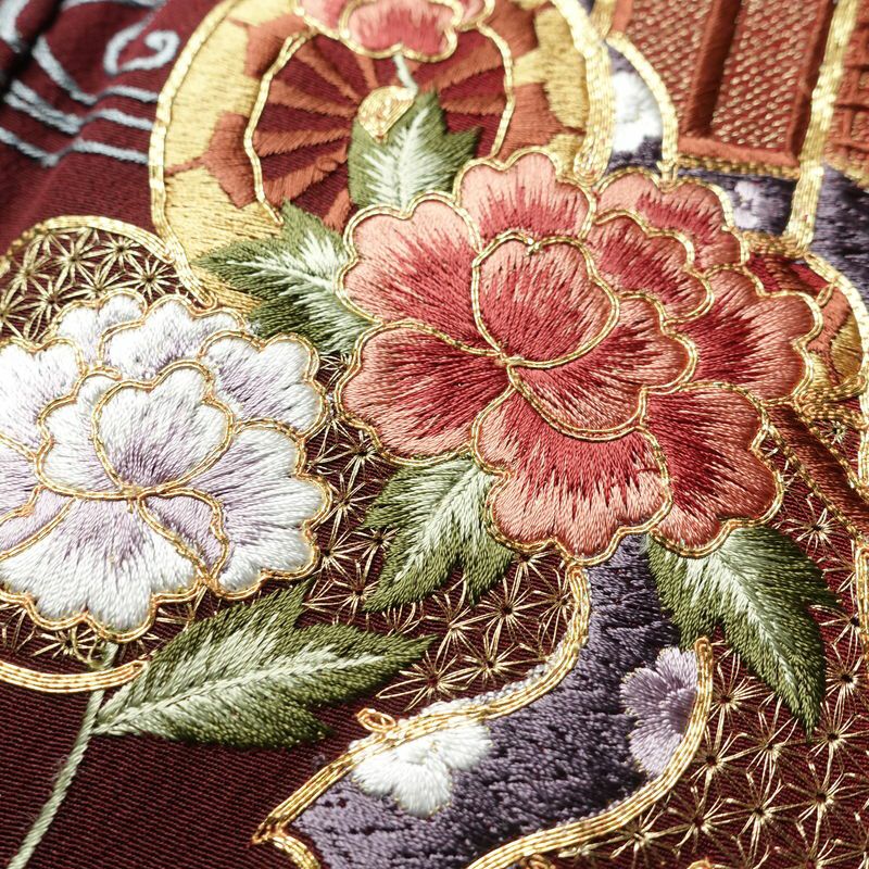 振袖 縮緬 金駒刺繍 正絹 古典柄 袷仕立て 身丈156.5cm 裄丈64cm 刺繍 金糸 フォーマル 着物 赤・朱_画像10