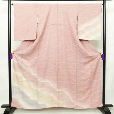 付け下げ 正絹 木の葉・植物柄 袷仕立て 身丈160cm 裄丈66cm フォーマル 芝 着物 ピンク