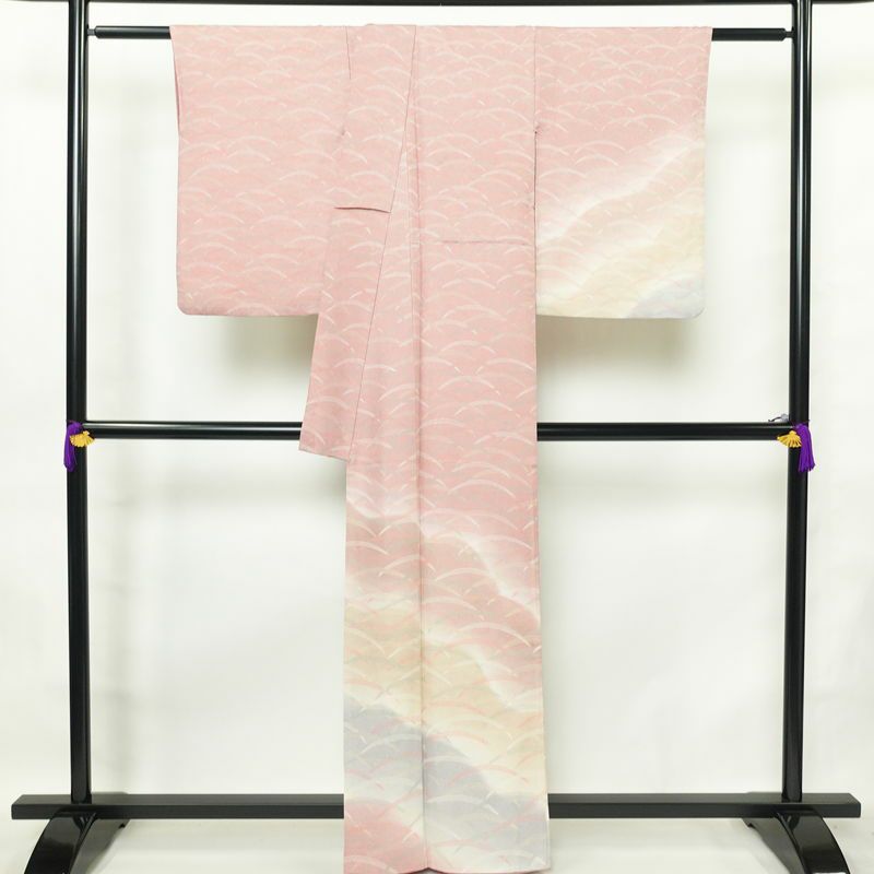 付け下げ 正絹 木の葉・植物柄 袷仕立て 身丈160cm 裄丈66cm フォーマル 芝 着物 ピンク_画像2