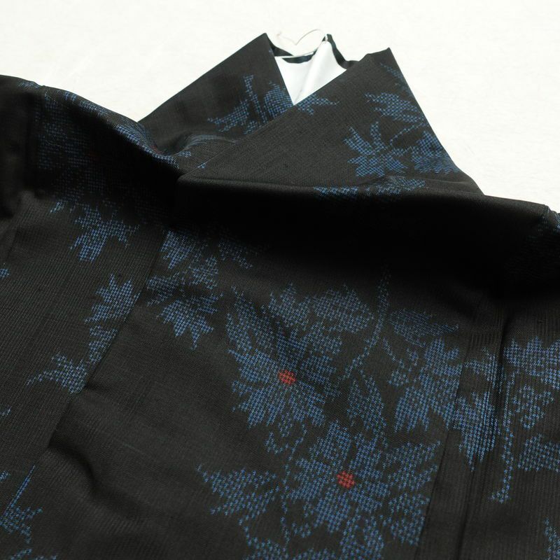 大島紬 しつけ糸付き 正絹 木の葉・植物柄 袷仕立て 身丈170cm 裄丈69.5cm 着物 黒_画像15