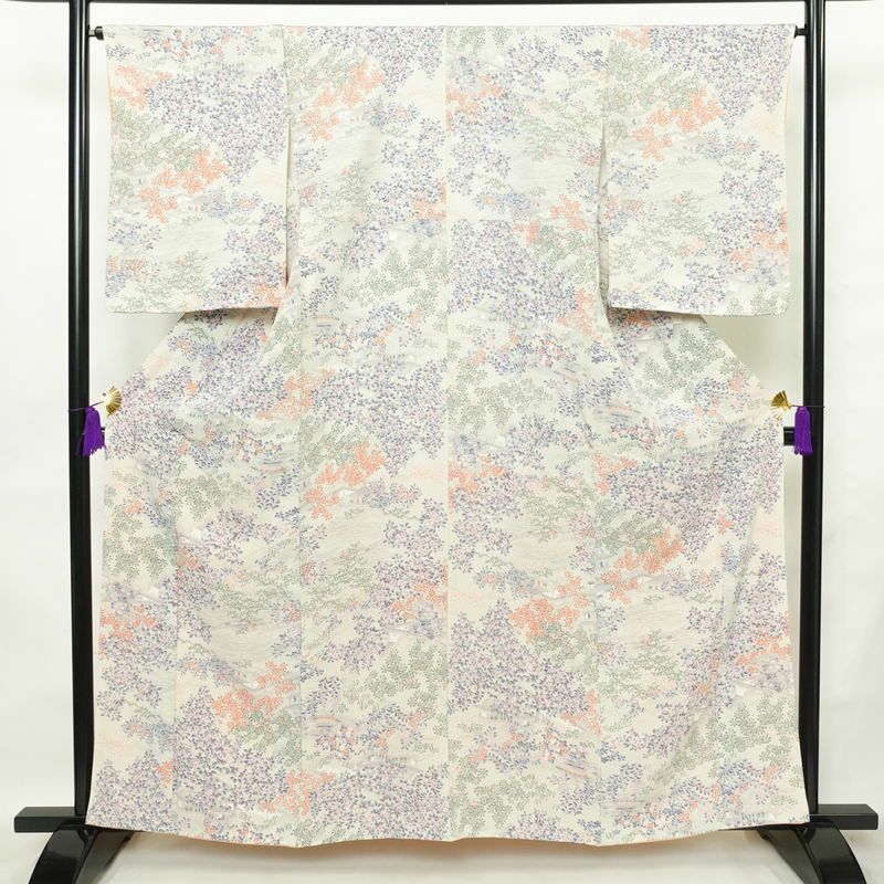 小紋 しつけ糸付き 縮緬 総柄 正絹 木の葉・植物柄 袷仕立て 身丈160cm 裄丈66cm 着物 多色使い_画像1