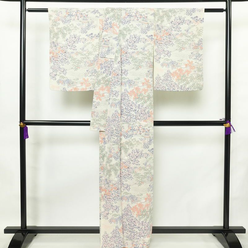 小紋 しつけ糸付き 縮緬 総柄 正絹 木の葉・植物柄 袷仕立て 身丈160cm 裄丈66cm 着物 多色使い_画像2