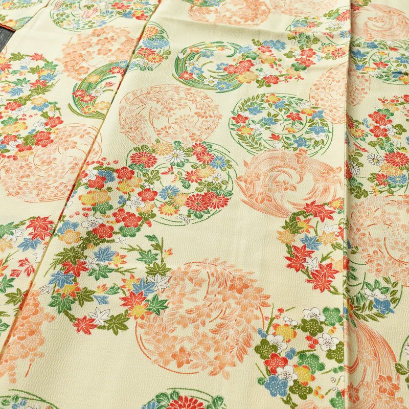 小紋 縮緬 総柄 正絹 花柄 袷仕立て 身丈166cm 裄丈65.5cm 一部しつけ糸付き 着物 クリーム_画像5